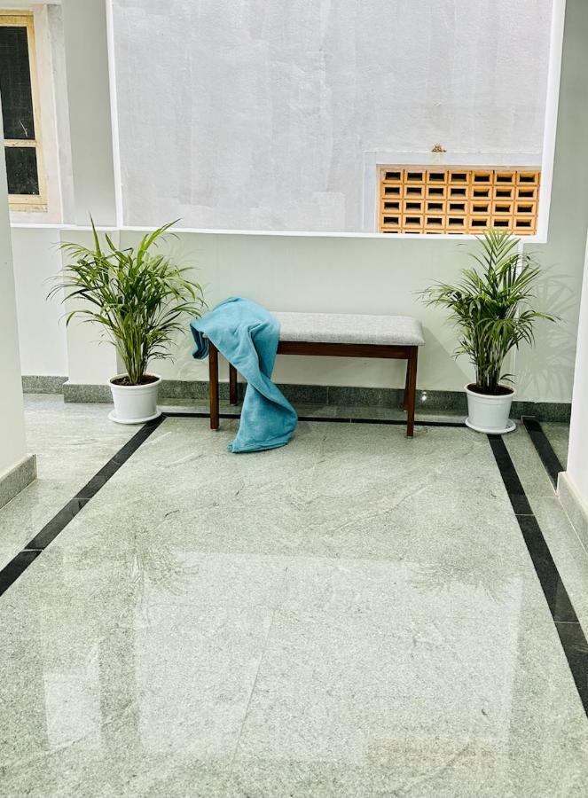 Tirupati Homestay: Luxury AC Apartments with Fast Wi-Fi near Temples Exterior photo