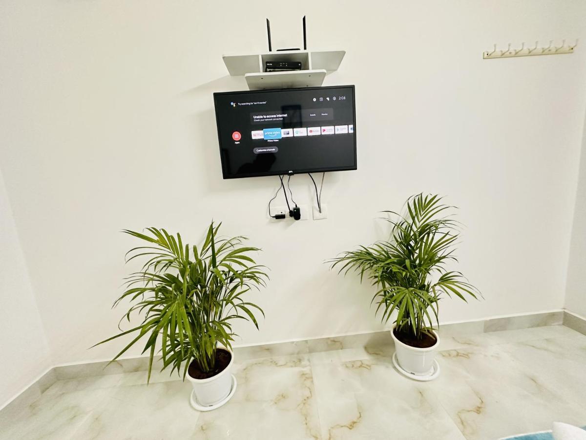 Tirupati Homestay: Luxury AC Apartments with Fast Wi-Fi near Temples Exterior photo
