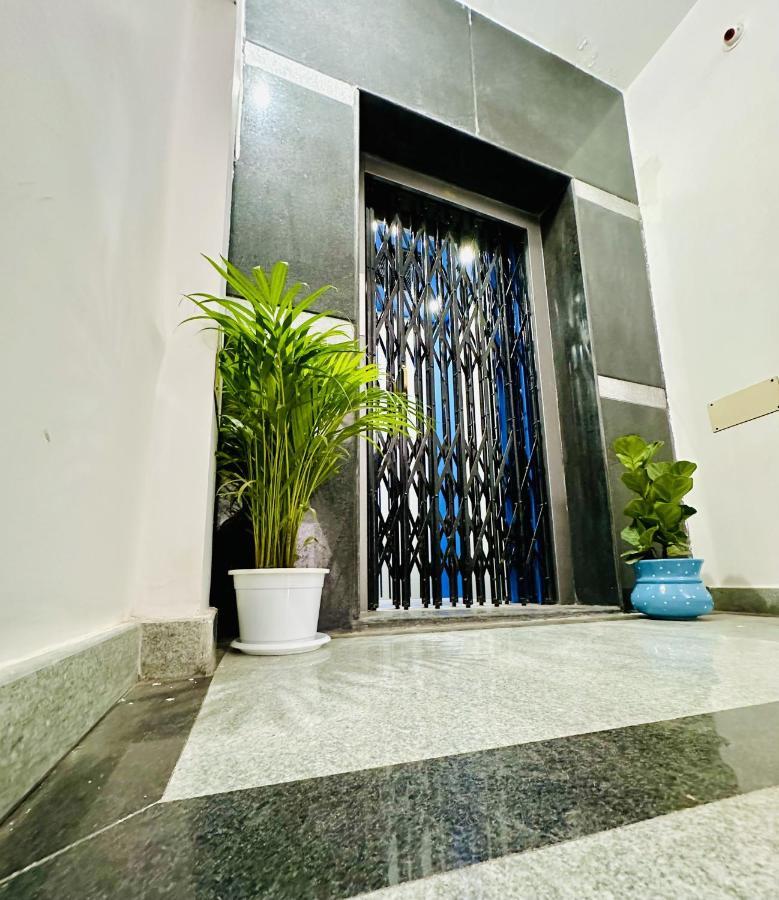 Tirupati Homestay: Luxury AC Apartments with Fast Wi-Fi near Temples Exterior photo